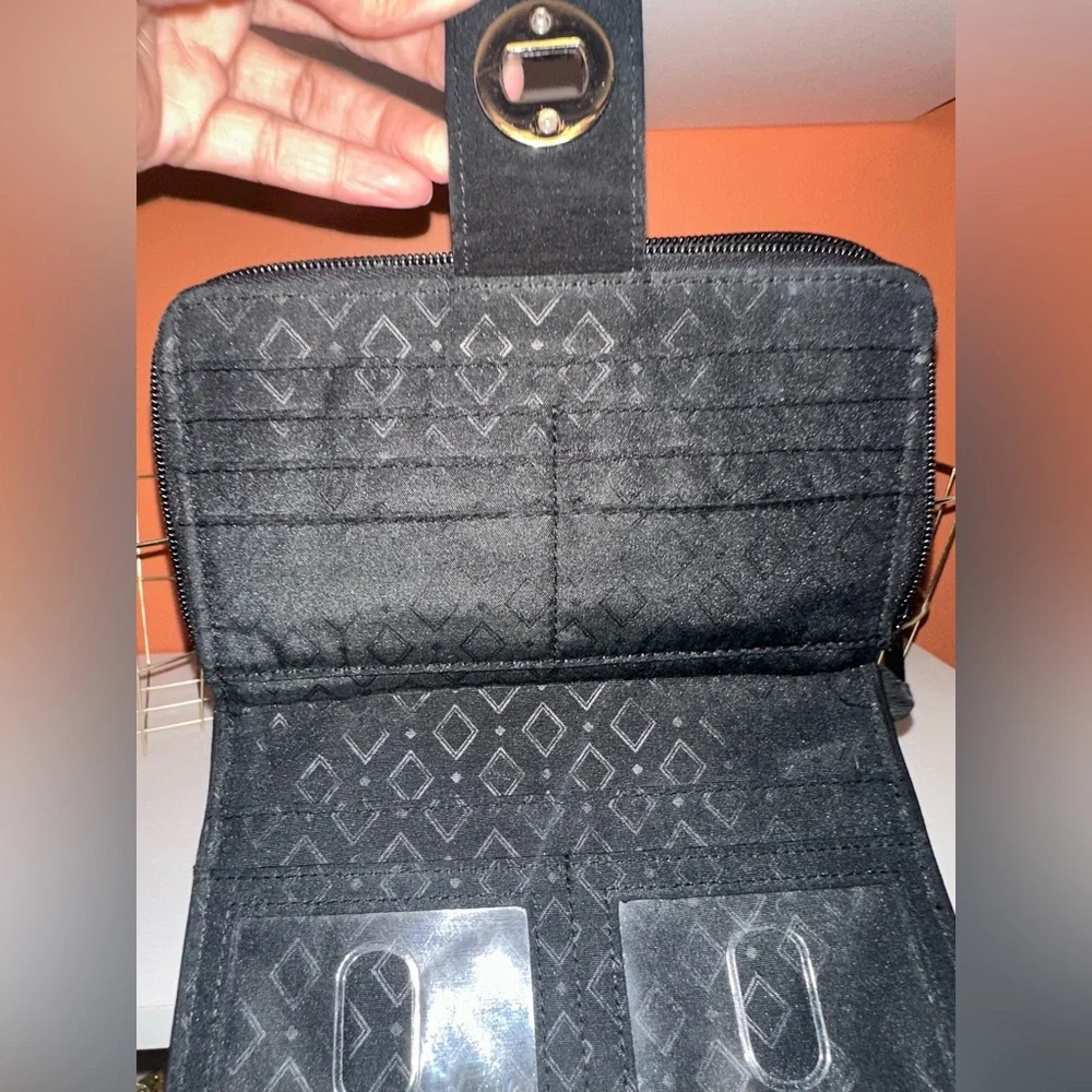 VERA BRADLEY Black Quilted Wallet with Turn-Lock - Picture 6 of 12